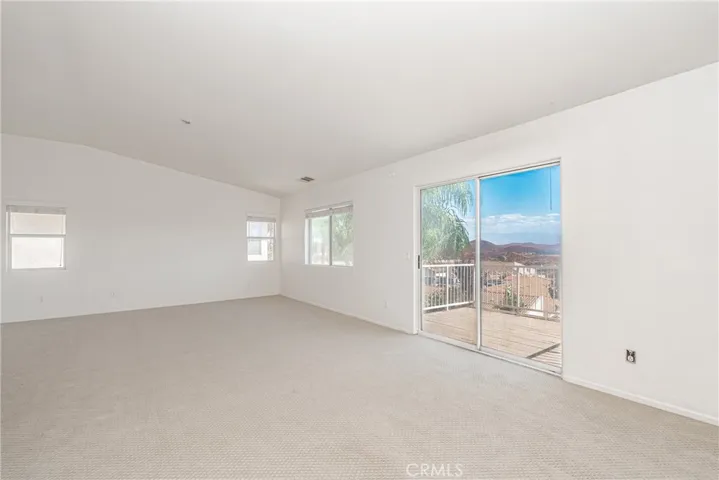 27 Ponte Loren, Lake Elsinore, California 92532