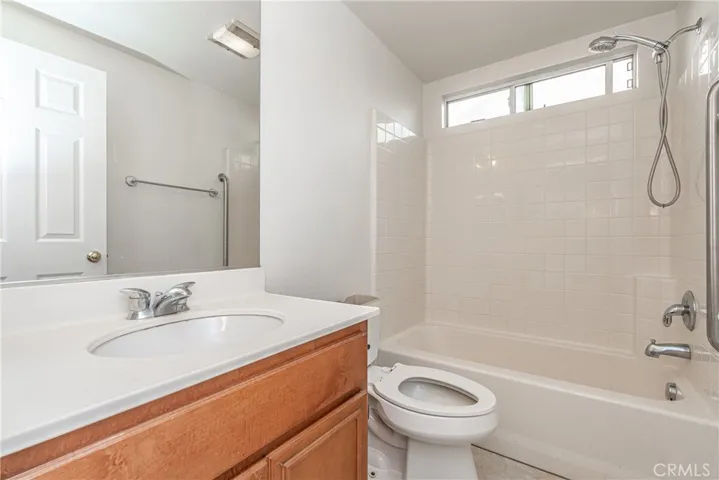 27 Ponte Loren, Lake Elsinore, California 92532