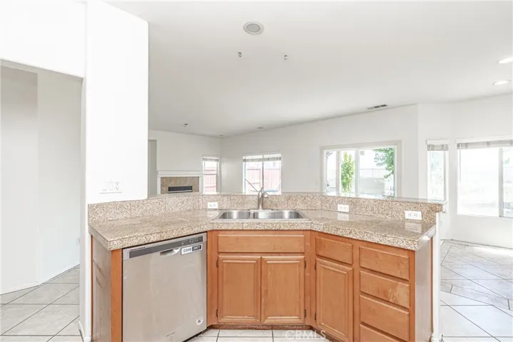 27 Ponte Loren, Lake Elsinore, California 92532