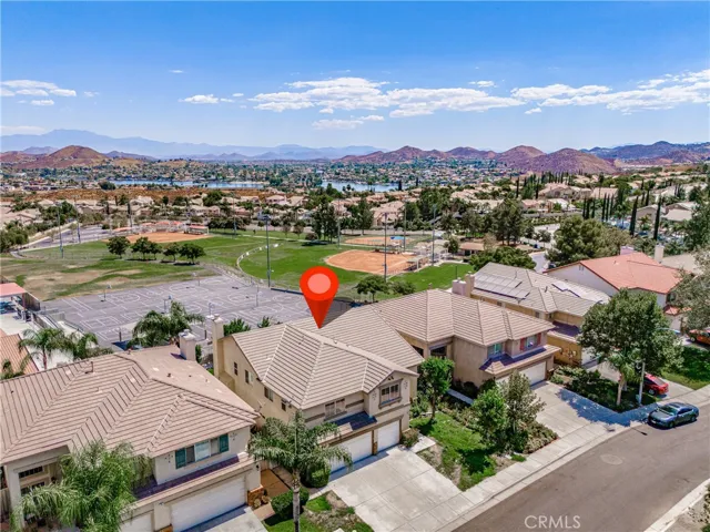 27 Ponte Loren, Lake Elsinore, California 92532
