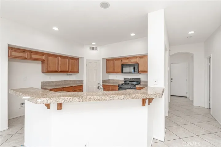 27 Ponte Loren, Lake Elsinore, California 92532