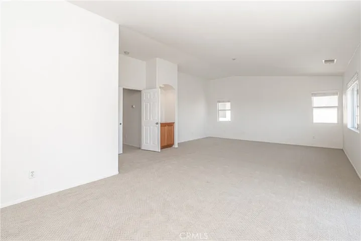 27 Ponte Loren, Lake Elsinore, California 92532