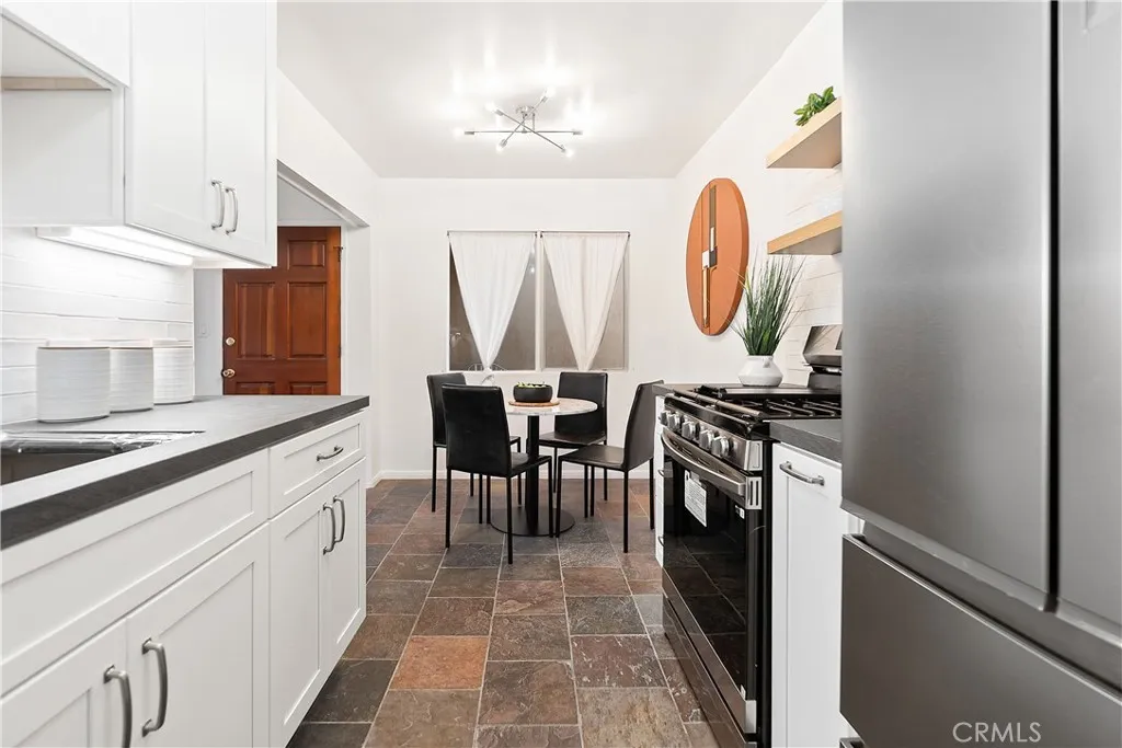 2135 E Florida Street 2, Long Beach, California 90814 home-pic-9