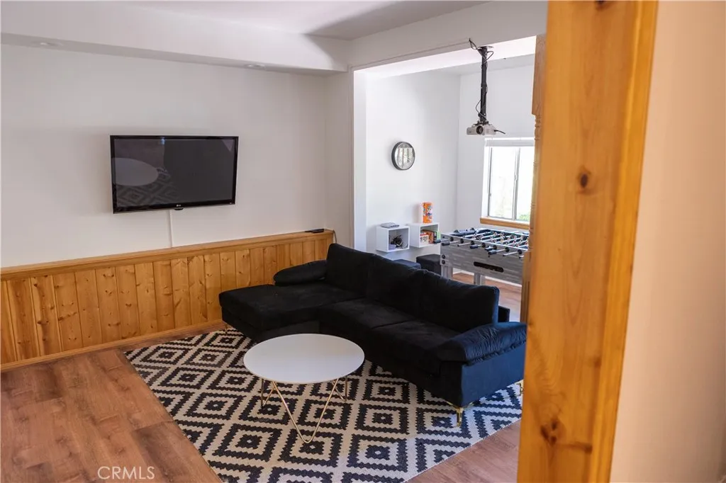 1075 Rivera Drive, Wrightwood, California 92397 home-pic-33