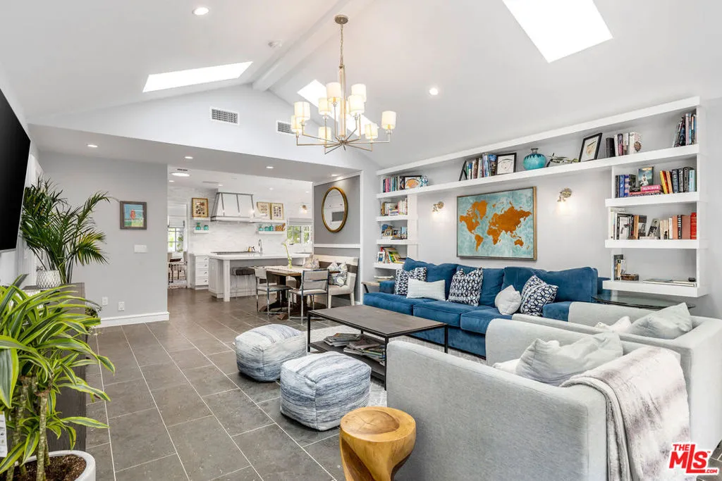 24317 Bridle Trail Road, Hidden Hills, California 91302 home-pic-12