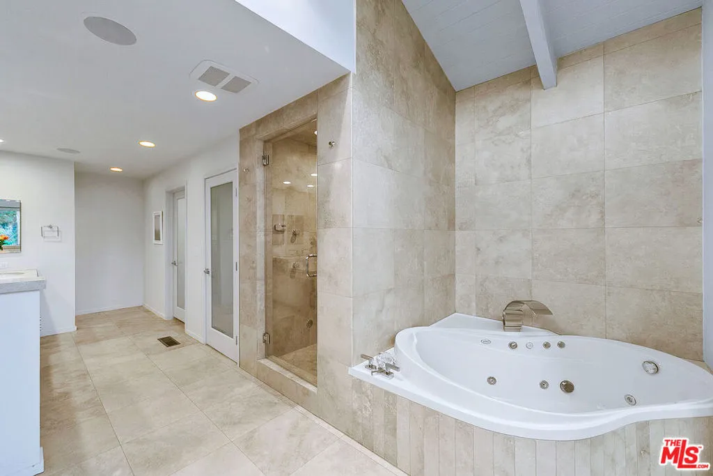 2121 Mckain Street, Calabasas, California 91302 home-pic-54