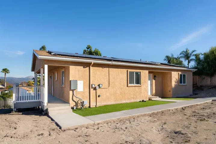 2671 Silver Oaks Way B, Spring Valley, California 91977