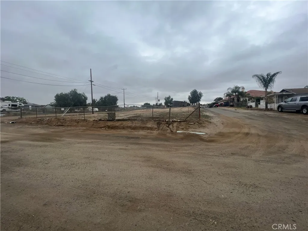 17305 Sage Avenue, Riverside, California 92504 home-pic-24