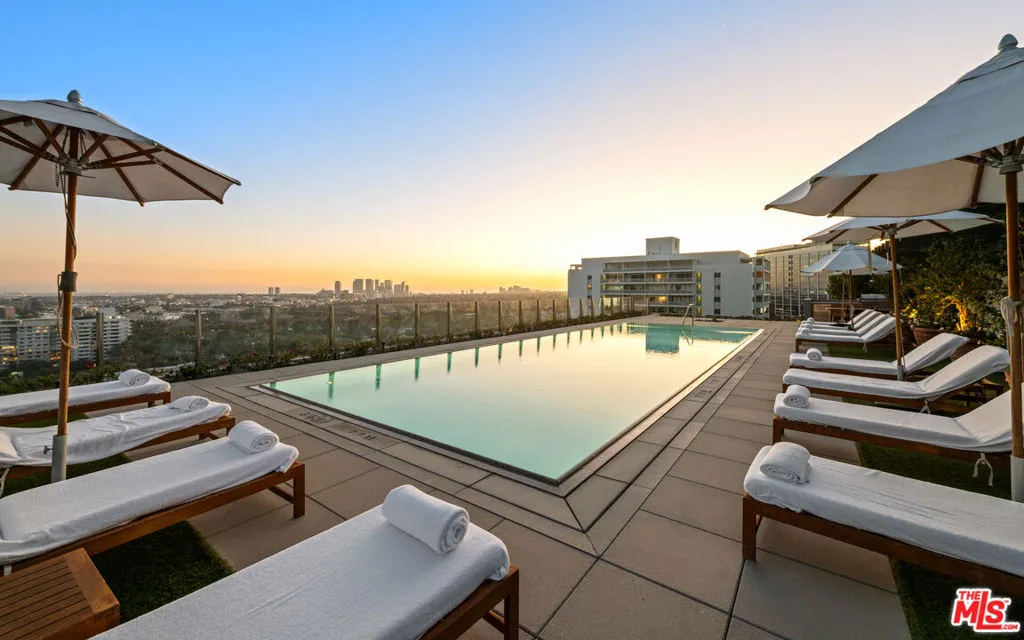 9040 W Sunset Boulevard 1004, West Hollywood, California 90069 home-pic-26