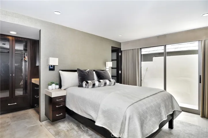 71 Linda Isle, Newport Beach, California 92660