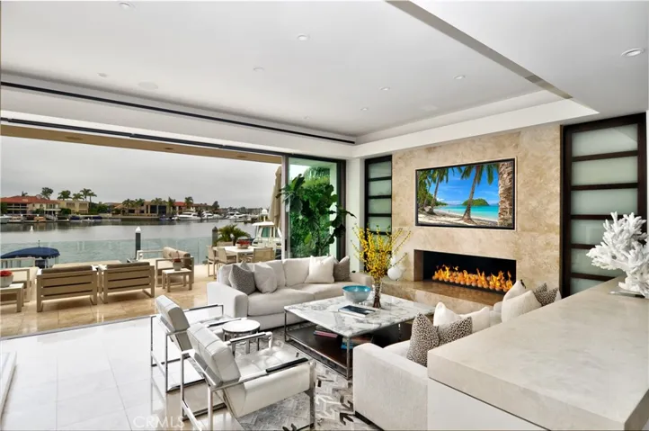 71 Linda Isle, Newport Beach, California 92660