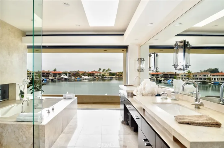 71 Linda Isle, Newport Beach, California 92660