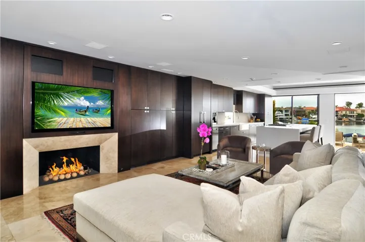 71 Linda Isle, Newport Beach, California 92660