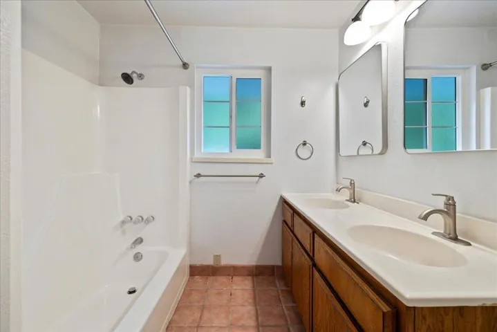 Upstairs Full Guest Bathroom