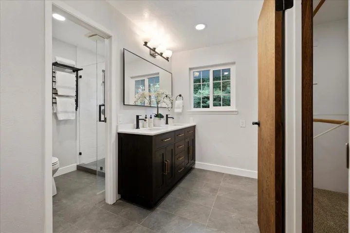 Primary Suite Bathroom / Walk In Closet (Right)