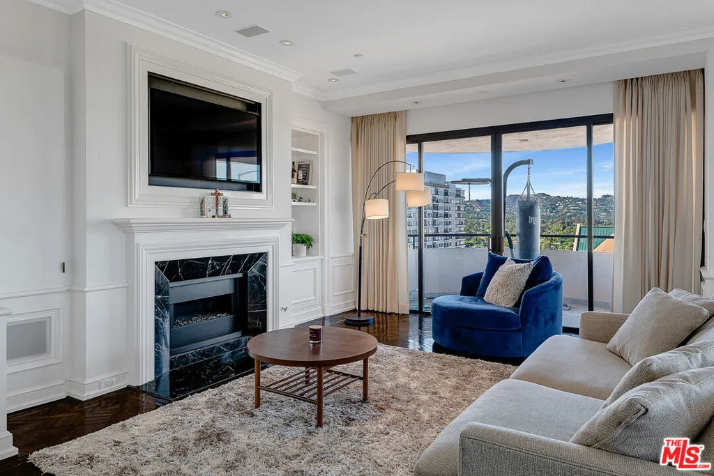 10560 Wilshire Boulevard 1702, Los Angeles, California 90024 home-pic-1