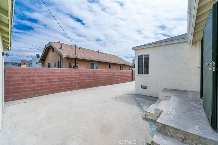 327 W Palmer Street, Compton, California 90220