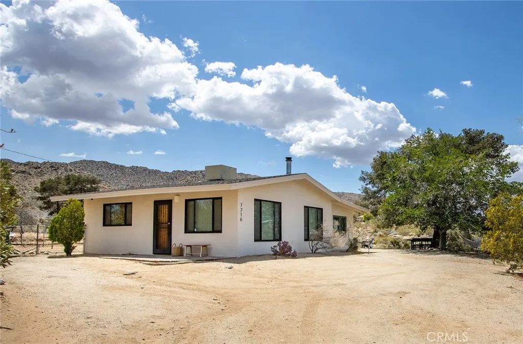 7716 Sunset Road, Joshua Tree, California 92252 home-pic-0