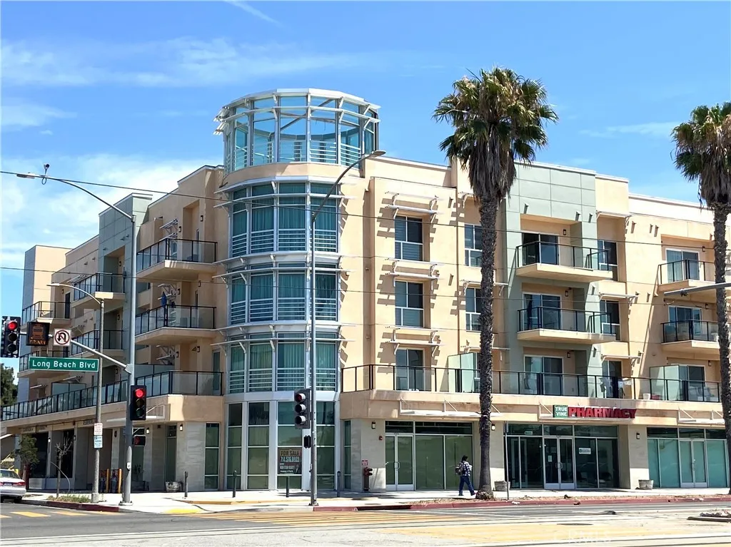 1598 Long Beach Boulevard 212, Long Beach, California 90813, 2 Bedrooms Bedrooms, ,3 BathroomsBathrooms,Residential,For Sale,Long Beach,WS25047049
