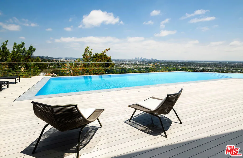 8116 Laurel View Drive, Los Angeles, California 90069 home-pic-60