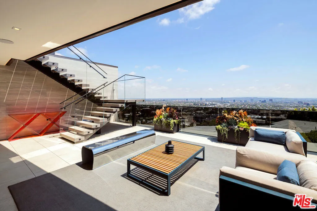 8116 Laurel View Drive, Los Angeles, California 90069 home-pic-55