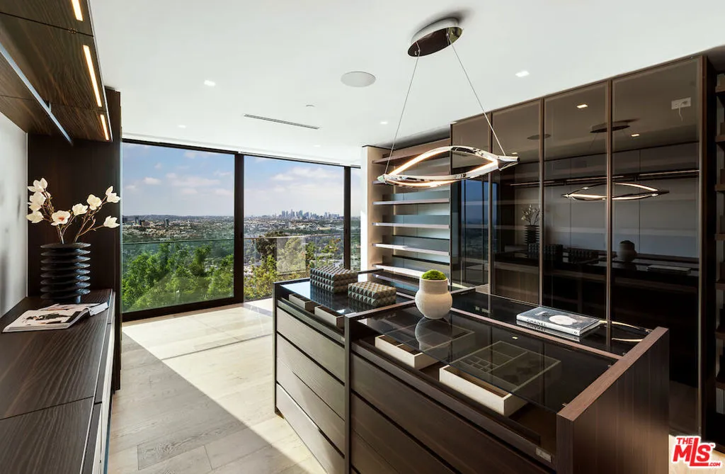 8116 Laurel View Drive, Los Angeles, California 90069 home-pic-32