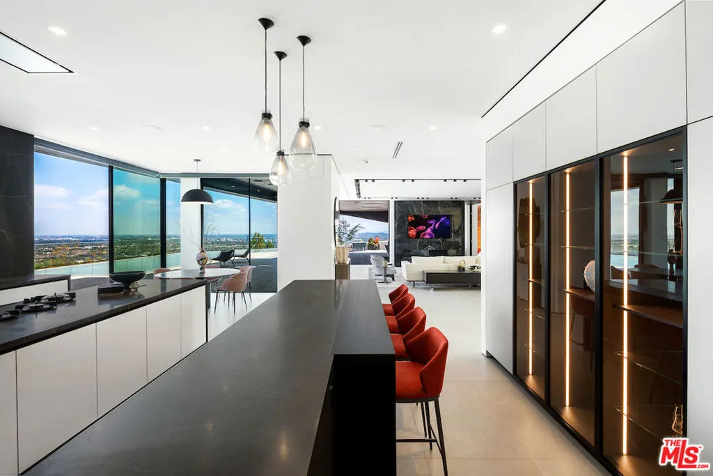 8116 Laurel View Drive, Los Angeles, California 90069 home-pic-14
