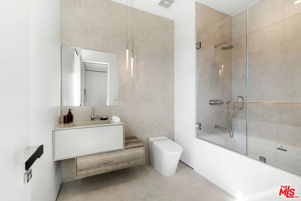 8116 Laurel View Drive, Los Angeles, California 90069 home-pic-42