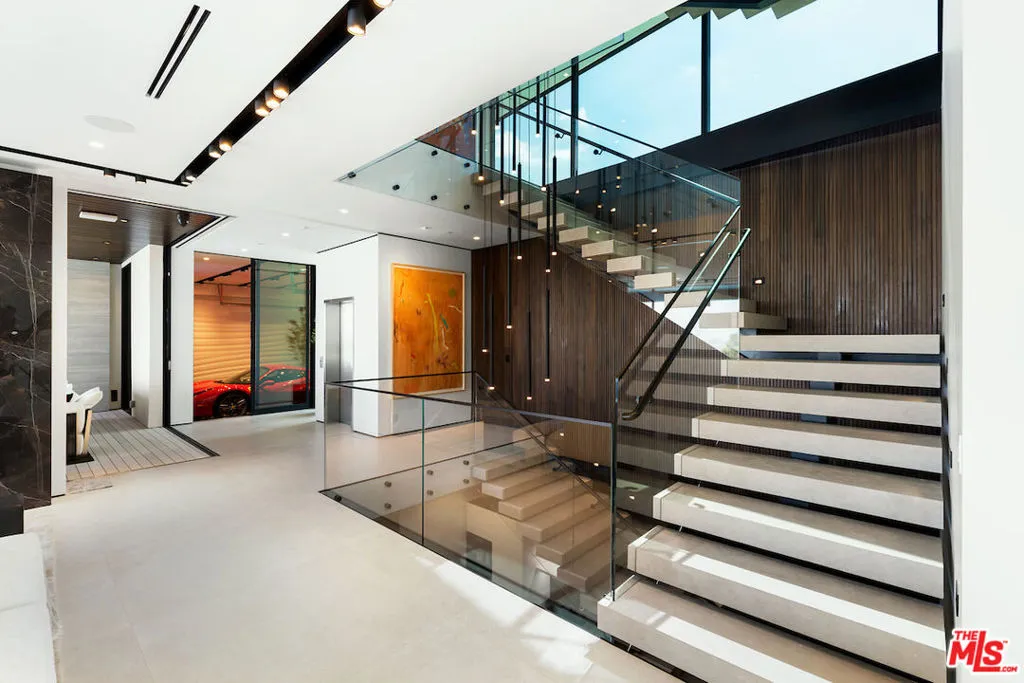8116 Laurel View Drive, Los Angeles, California 90069 home-pic-4