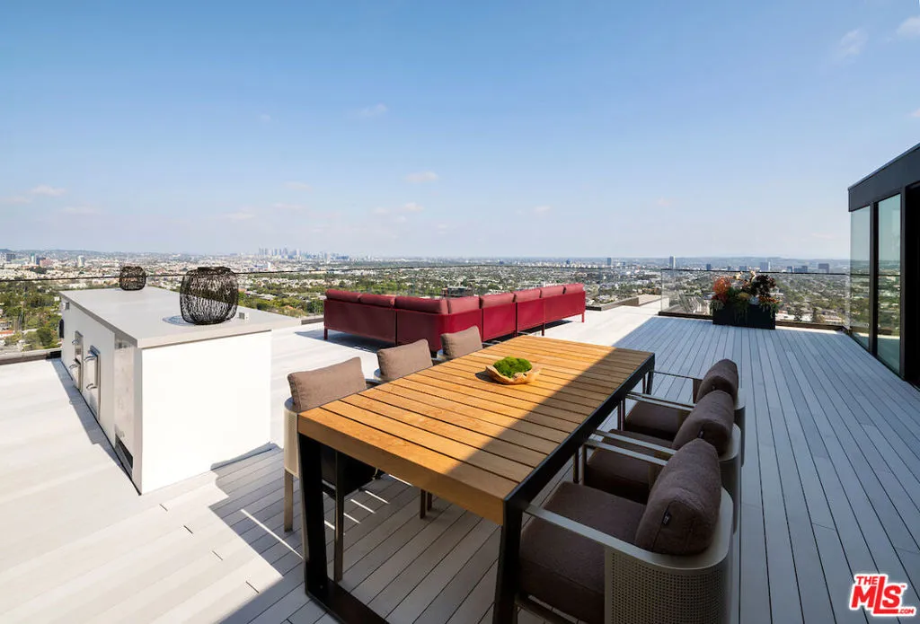8116 Laurel View Drive, Los Angeles, California 90069 home-pic-57