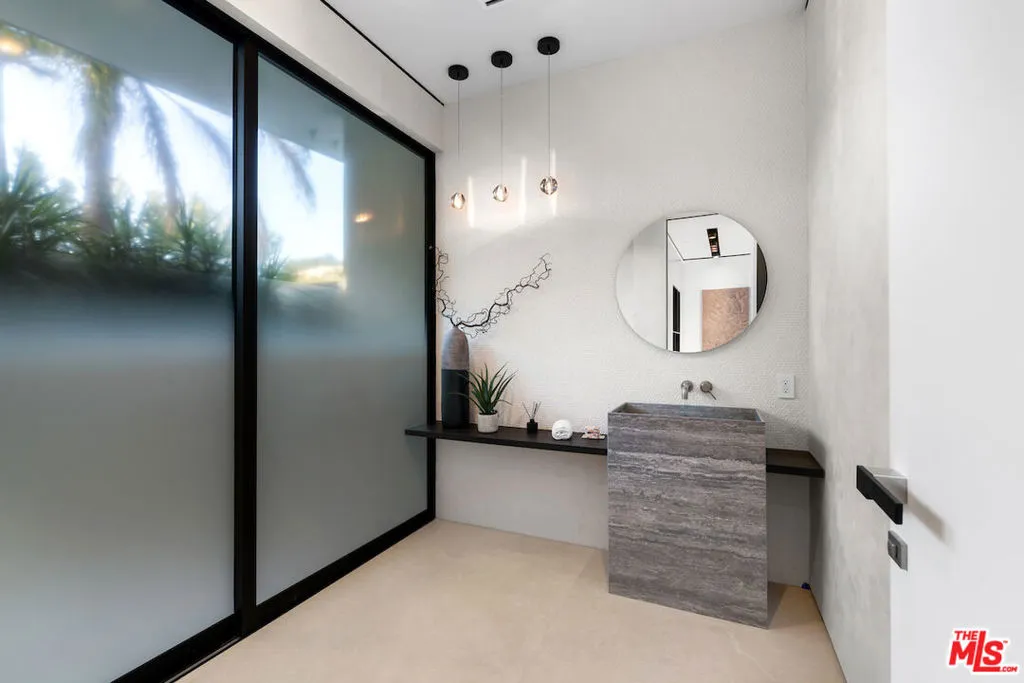 8116 Laurel View Drive, Los Angeles, California 90069 home-pic-40