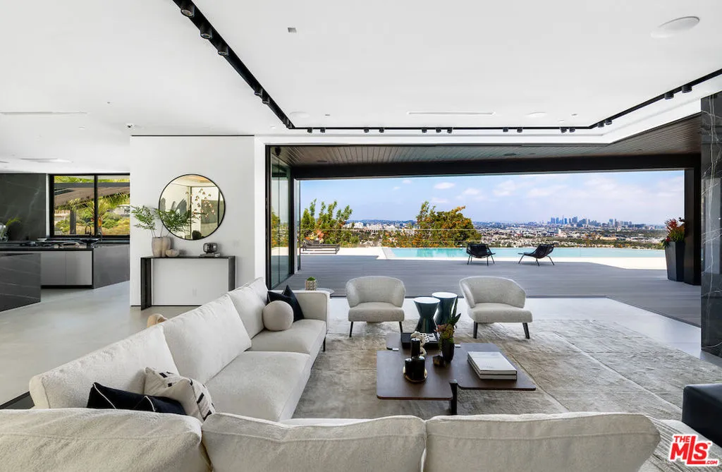 8116 Laurel View Drive, Los Angeles, California 90069 home-pic-9