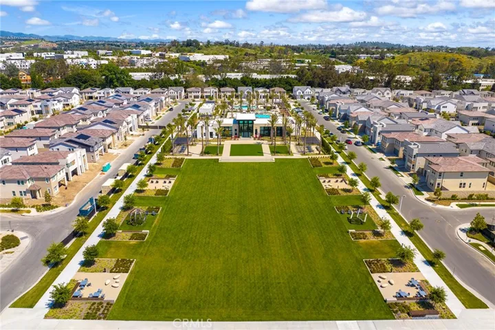 240 Amber Oak, Lake Forest, California 92630