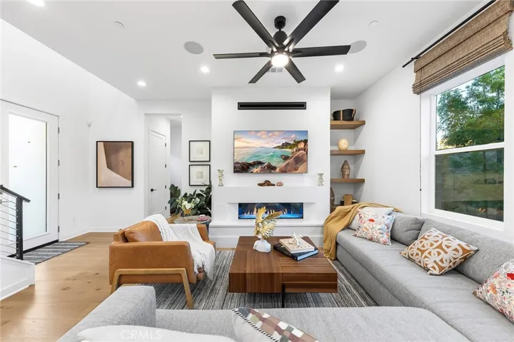 240 Amber Oak, Lake Forest, California 92630