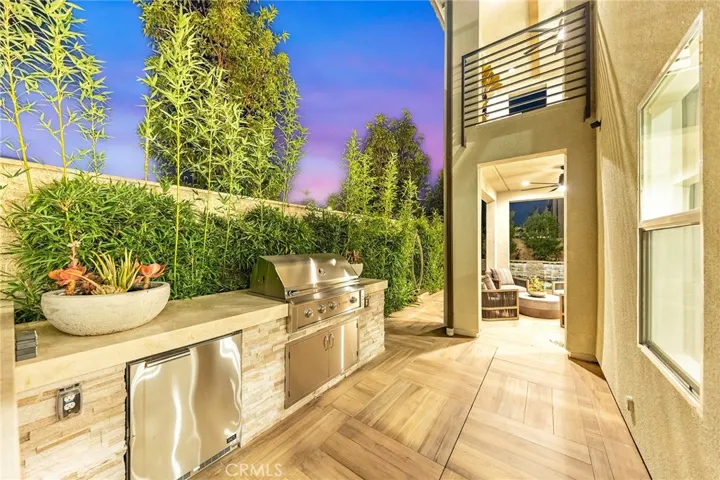 240 Amber Oak, Lake Forest, California 92630