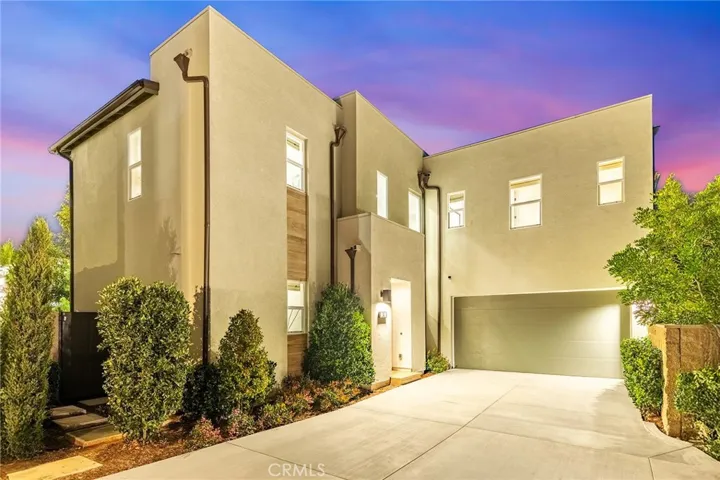 240 Amber Oak, Lake Forest, California 92630