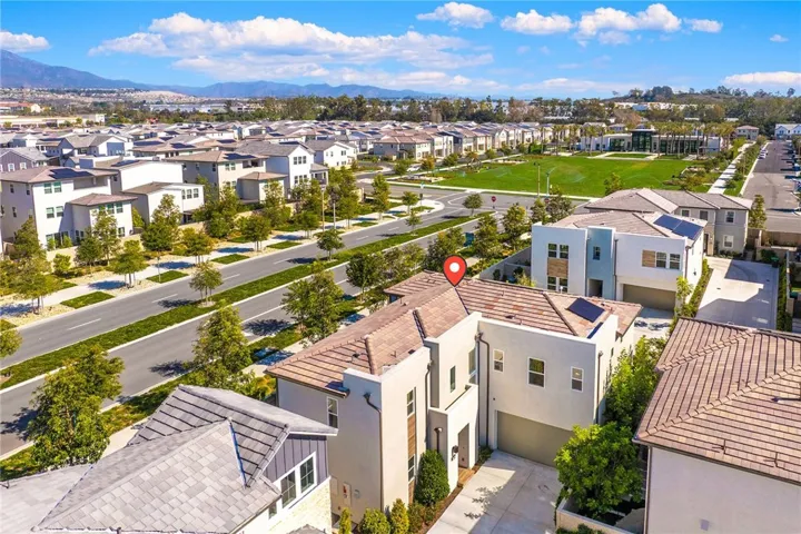 240 Amber Oak, Lake Forest, California 92630