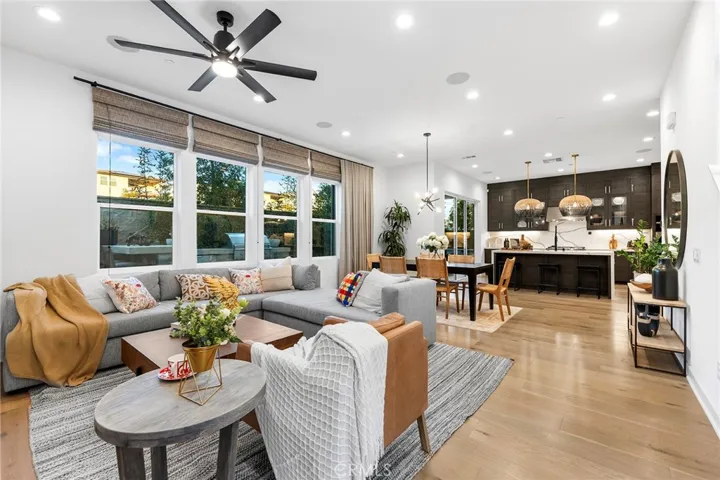 240 Amber Oak, Lake Forest, California 92630