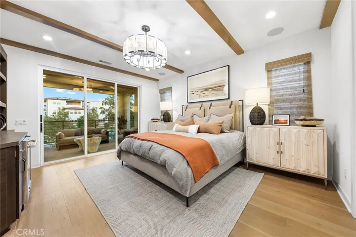 240 Amber Oak, Lake Forest, California 92630