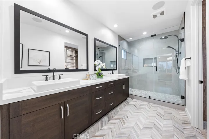 240 Amber Oak, Lake Forest, California 92630