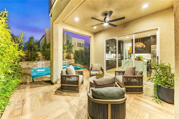 240 Amber Oak, Lake Forest, California 92630