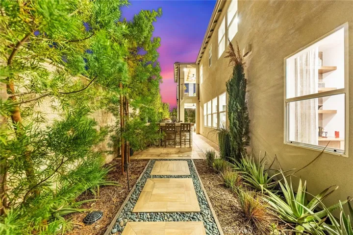 240 Amber Oak, Lake Forest, California 92630