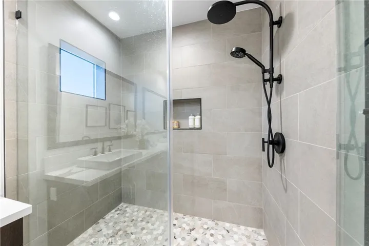 240 Amber Oak, Lake Forest, California 92630