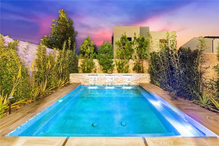 240 Amber Oak, Lake Forest, California 92630