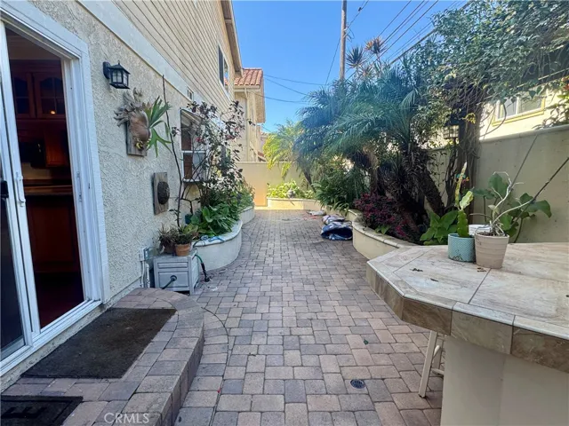 2227 Nelson Avenue B, Redondo Beach, California 90278