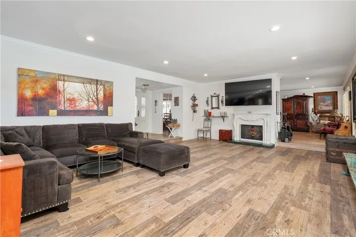 1154 La Jolla Drive, Thousand Oaks, California 91362
