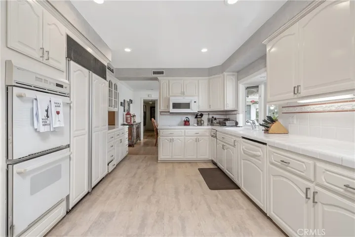 1154 La Jolla Drive, Thousand Oaks, California 91362