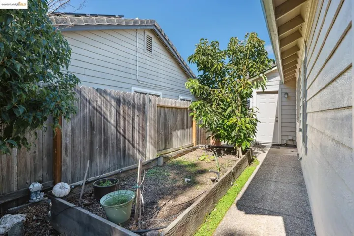 989 Ginkgo Pl, Windsor, California 95492