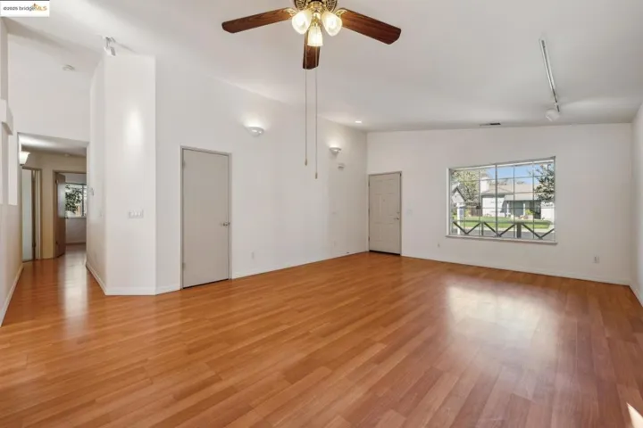 989 Ginkgo Pl, Windsor, California 95492
