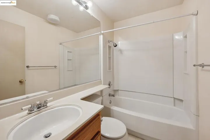 989 Ginkgo Pl, Windsor, California 95492